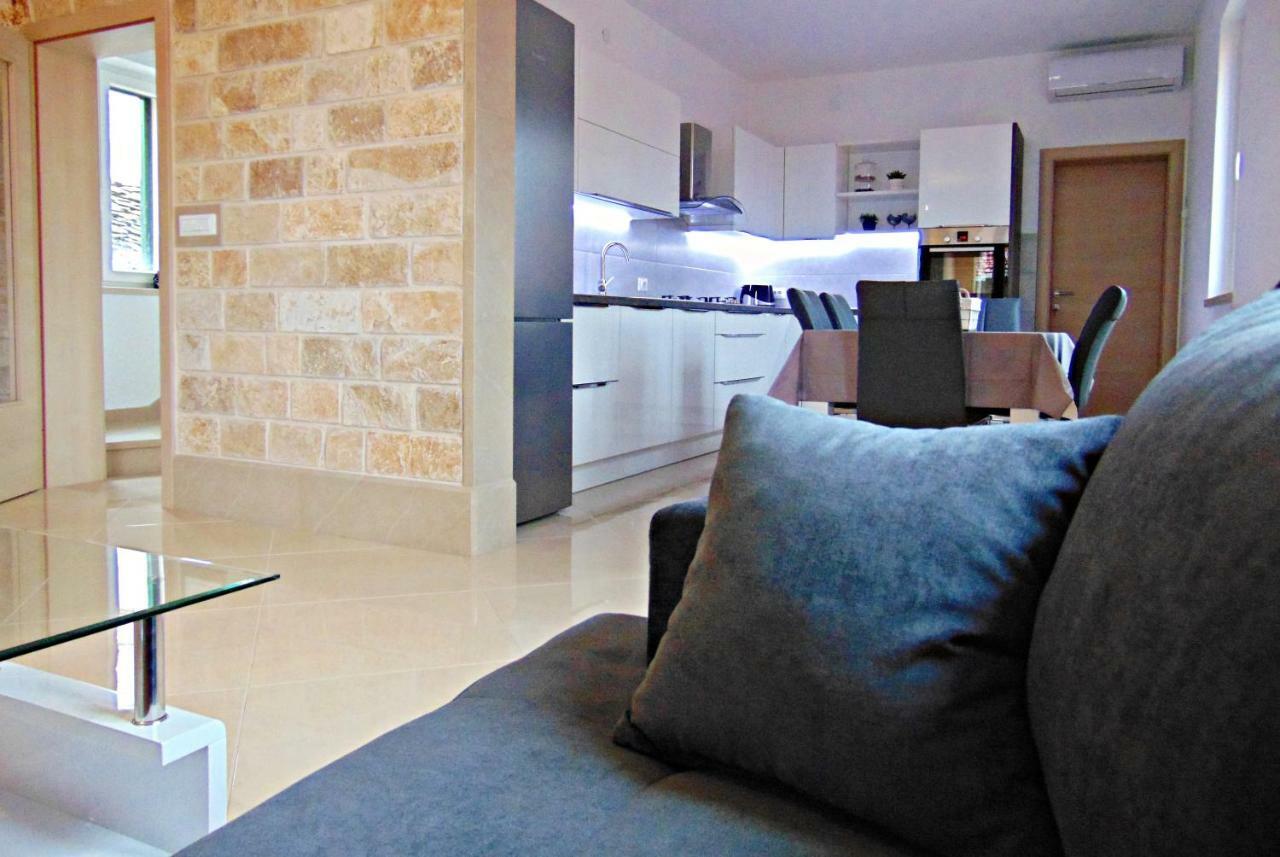 Apartment Luna Postira Ngoại thất bức ảnh